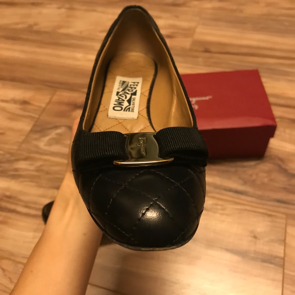 SALVATORE FERRAGAMO Vara bow Q Pump size 7,5 - Picture 5 of 8